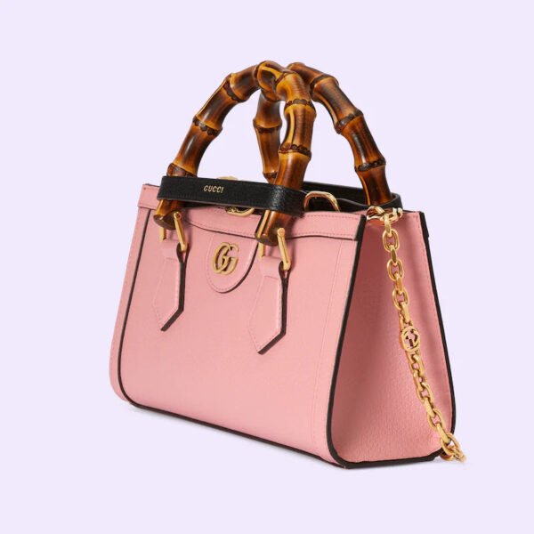 566C5158-0163-F672-9E46-C7A3E4FA4905.jpg DIANA SMALL SHOULDER BAG
