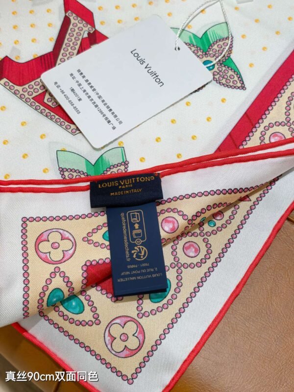 Monogram LV Locks Square 90 M79939