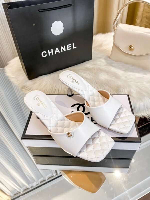 599CBB02-433E-8E13-A372-2CA2ABD74F90.jpg Chanel Women's Logo 25ss CC Sandal