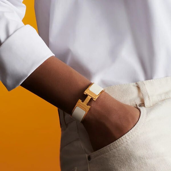5A271B4B-61E7-8AE4-D54D-71CE02163816.jpg Hermes Clic Clac H bracelet