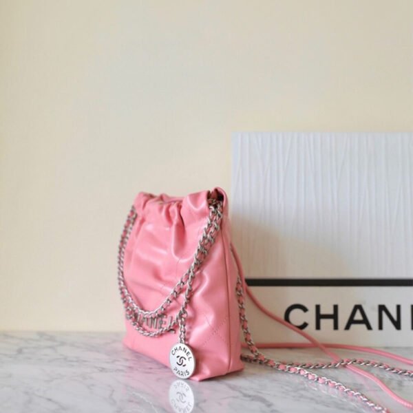 CHANEL 22 MINI HANDBAG AS3980