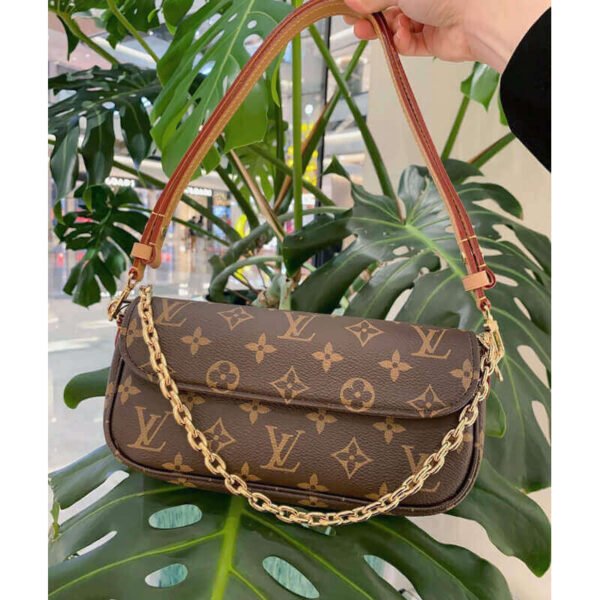 Louis Vuitton Wallet on Chain Ivy M81911