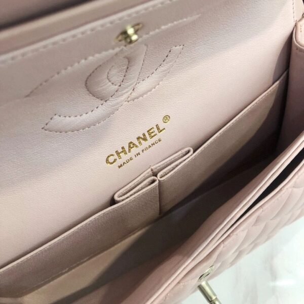 5C2F4908-55C1-F925-BD3D-A221FA01E4F7.jpg Chanel Medium Classic Double Flap Light Pink Caviar Light Gold Hardware