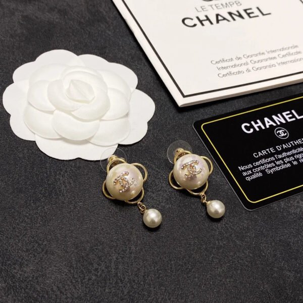 5CDBA441-C3DC-FAE4-929D-0CF61B1141D6.jpg cc Earrings