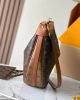 5D894554-896E-D46A-C979-2DE2FC208C25.jpg Louis Vuitton Loop Hobo M46311