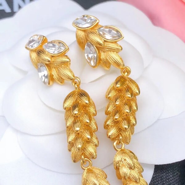 5DCE38DA-A8D9-D426-9907-3B81F6597E38.jpg cc Earrings