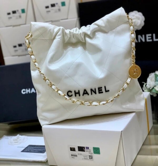 Chanel 22 Handbag White For Women 14.4in/37cm AS3261 B08038 10601
