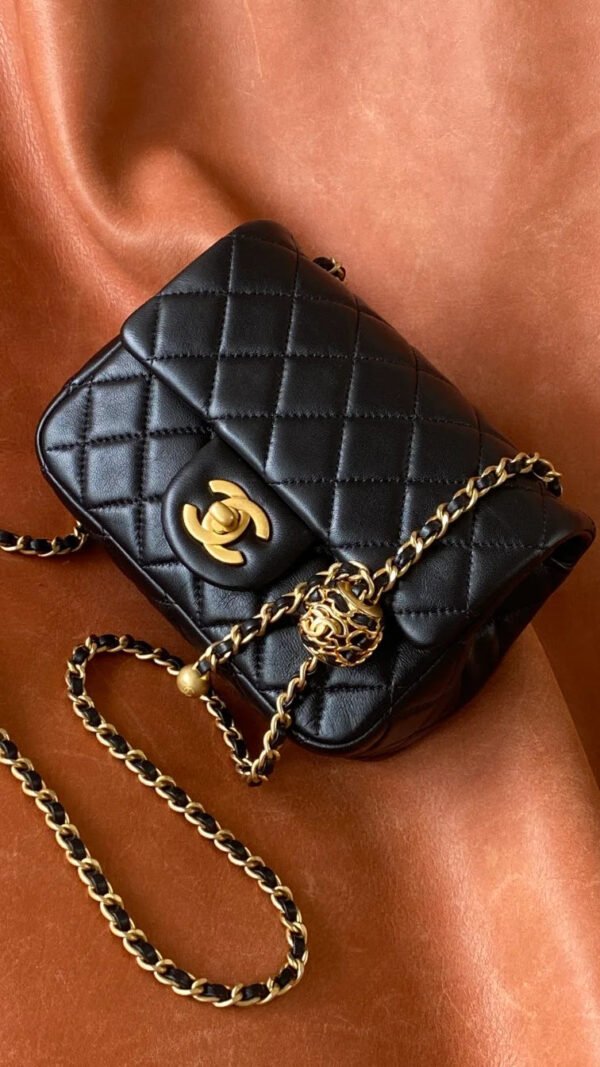 Chanel Classic Bag Black For Women, Women&rsquo;s Bags 7.1in/18cm