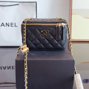Clutch with Chain - black