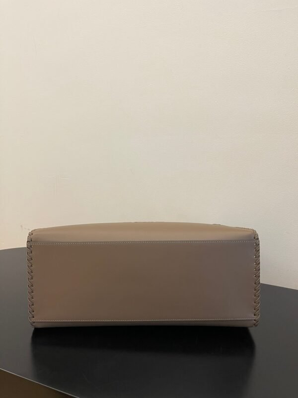 5F5609D6-3DDE-2552-E58A-0F0F8A53F274.jpg Fendi Sunshine Shopper Medium Bag