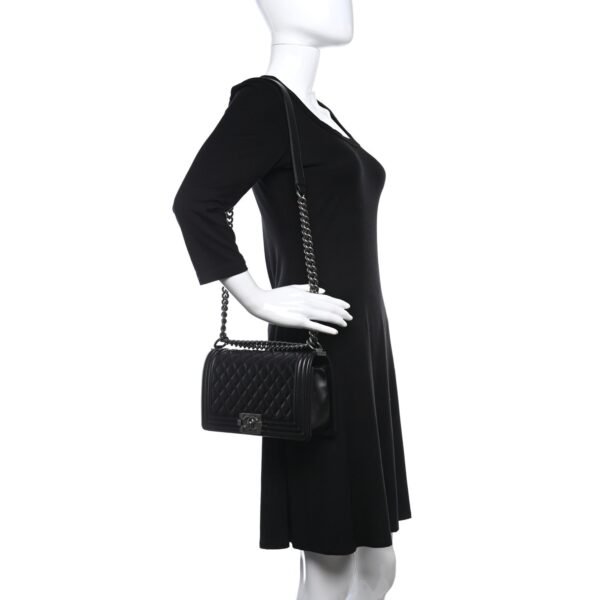 603A990A-A046-A7C2-BA48-9848E5E94F0B.jpg Caviar Quilted New Medium Boy Flap Black-gold buckle