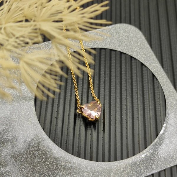 Chatelaine&reg; Heart Pendant Necklace 18K Yellow Gold with Morganite, 8mm
