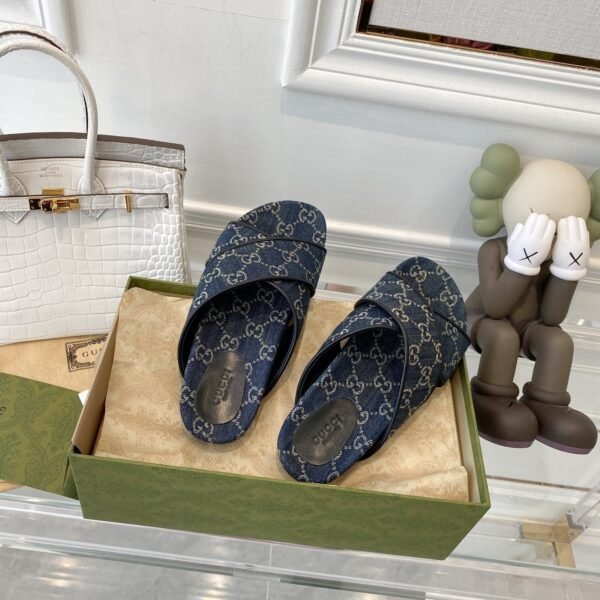 6130EACE-7E8B-21AB-1251-5561F71E8332.jpg GUCCI Women's Platform Slide Sandal