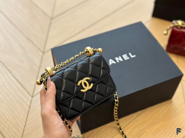 Clutch with Chain - Black