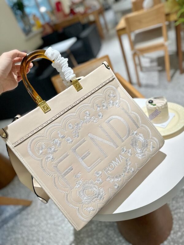 Fendi Sunshine Medium - Beige