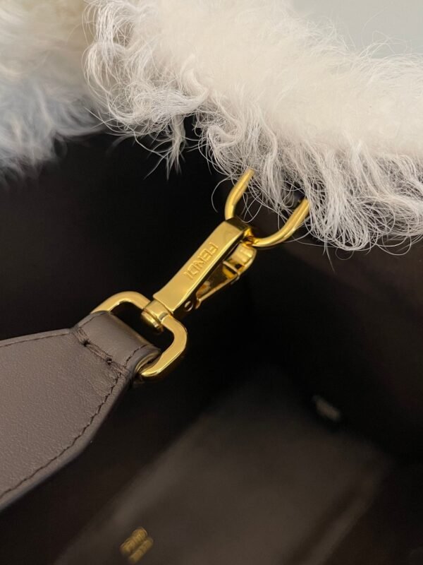 6891EC50-538C-51B1-2452-774C3DE51150.jpg Fendi Sunshine Shopper Large Bag