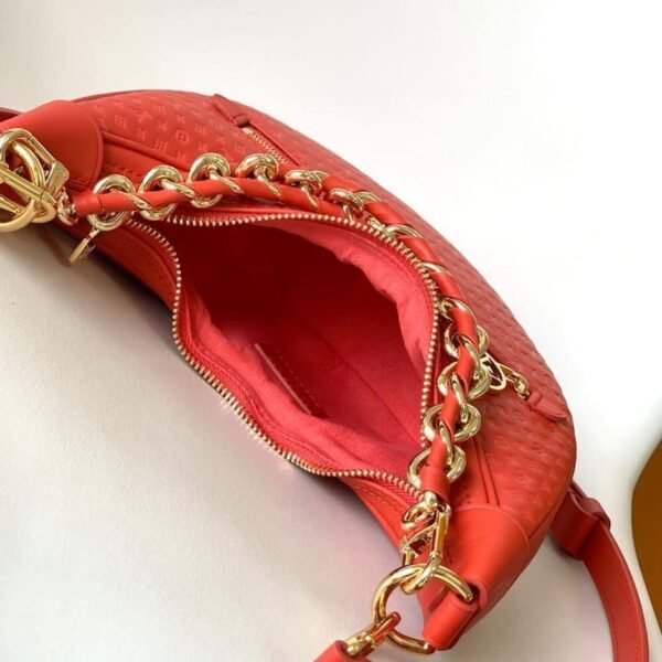 Louis Vuitton Loop M22594