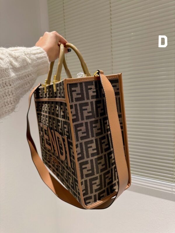 6B2F854B-65FD-FC9E-4205-A6A9312E65E6.jpg Fendi Sunshine Medium