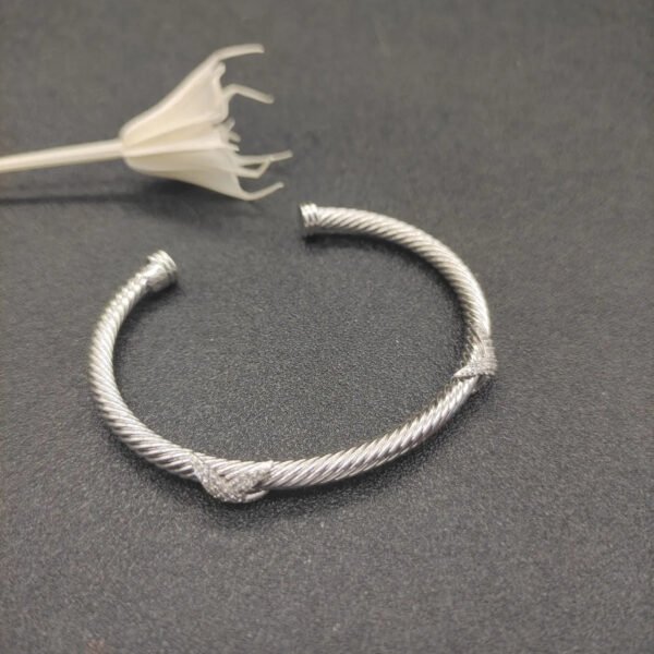 6B8EF80E-B3AE-737D-9BC3-D0BA95C8E4BC.jpg X Classic Cable Station Bracelet Sterling Silver with Diamonds, 4mm