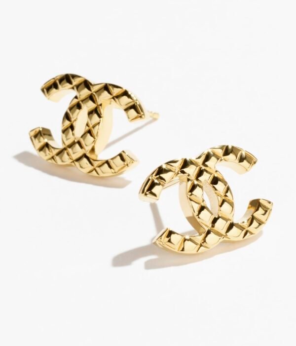 6C272F45-7A3C-72BA-D1F3-6B7685E41470.jpg STUD EARRINGS
