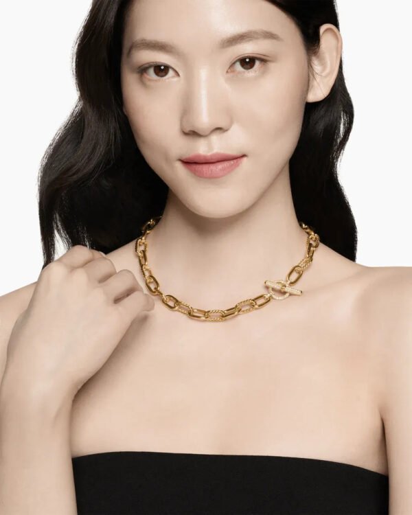 DY Madison&reg; Toggle Chain Necklace 18K Yellow Gold with Diamonds, 11mm