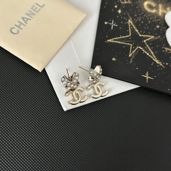 6DCC44C7-51DB-8135-B74A-B3828D3AFCFF.jpg CC Earrings 0021