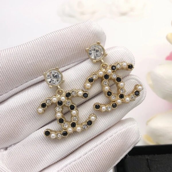 6E252A77-440C-A42C-CE10-530C02511178.jpg cc Earrings
