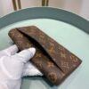 6F3B4506-0CE4-2272-62B2-4145E16CD3F2.jpg Louis Vuitton Sarah Wallet N60114