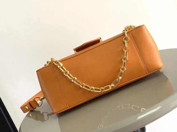 6F5E7CB6-6170-42E6-37CF-A0693F2EDFE8.jpg Louis Vuitton M25048 Dauphine Soft MM