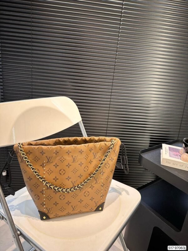 Louis Vuitton M13324 No&eacute; Trunk Small