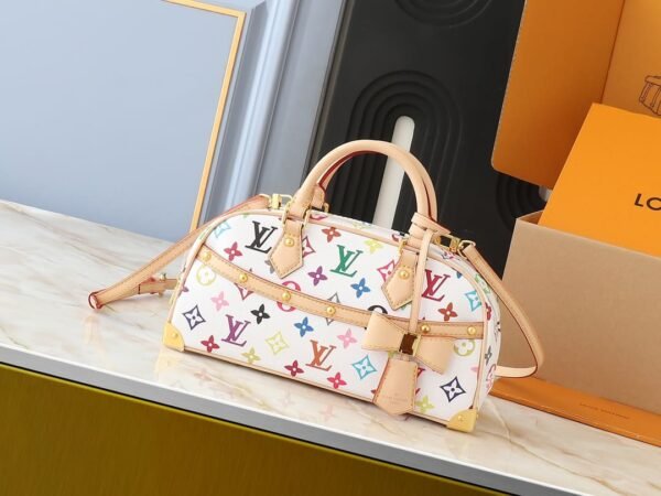 6FFB286D-C8DE-151A-02A1-D0915E1908D6.jpg Louis Vuitton M13084 LV x TM Handbag East West