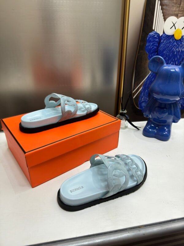 702D097D-F451-EE0A-77D7-31F47417E016.jpg Hermes Women's Extra Sandal