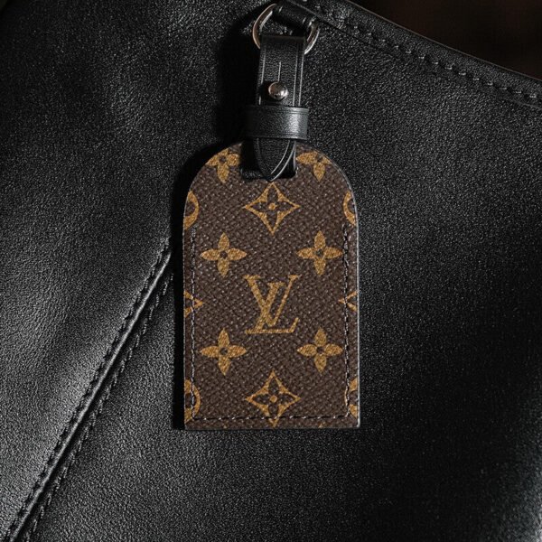 706FC609-4F90-8F5D-FA91-95E2B86CDBC4.jpg Louis Vuitton M25143 CarryAll MM