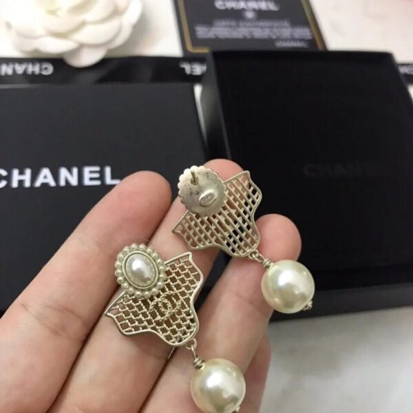 70C5A832-0966-8FFE-6345-3A0B8F071C83.jpg cc Earrings