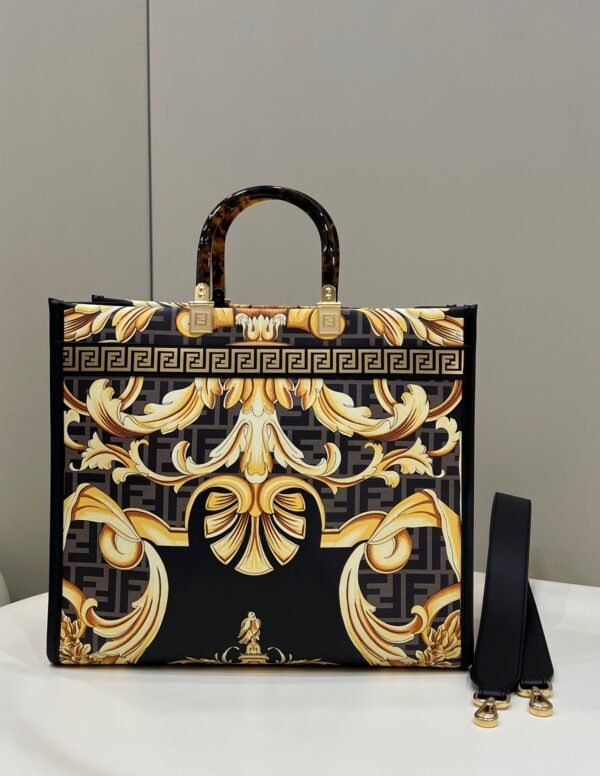 7268C046-D272-197B-8017-941ADD040ADC.jpg Fendi Sunshine Shopper Meduim Bag