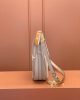 7280F9E2-4475-49C6-41ED-4E2F3D6A8FD9.jpg Louis Vuitton Loop Hobo M46738