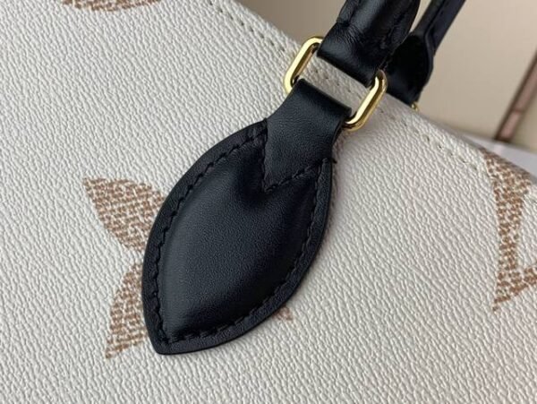 Louis Vuitton OnTheGo MM M46912