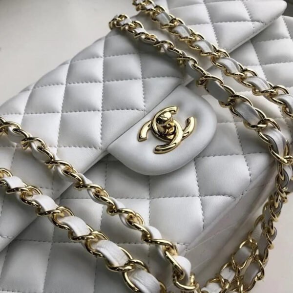 Chanel Classic Handbag Gold Toned Hardware WhiteFor Women, Women&rsquo;s Bags, Shoulder And Crossbody Bags 10.2in/26cm A01112