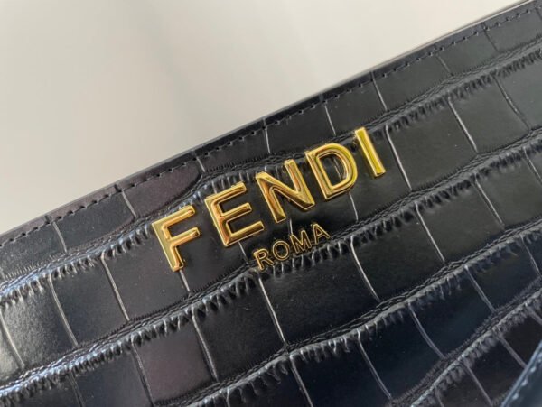 765F14F7-B549-CA82-DD53-8AC43E8F8B01.jpg Fendi O'lock Zip Bag