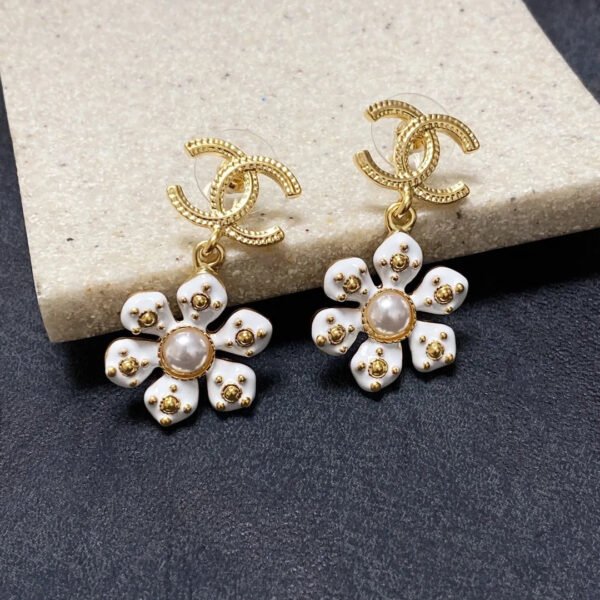 767E93B6-1F12-8B4F-DC6D-D095B042EE20.jpg cc Earrings