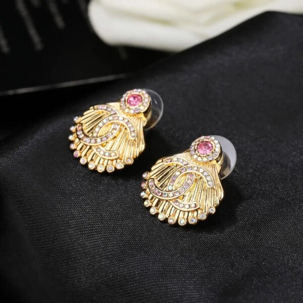 77CE4CED-EA5E-6789-561C-7586BA32A3C4.jpg CC Earrings 0013