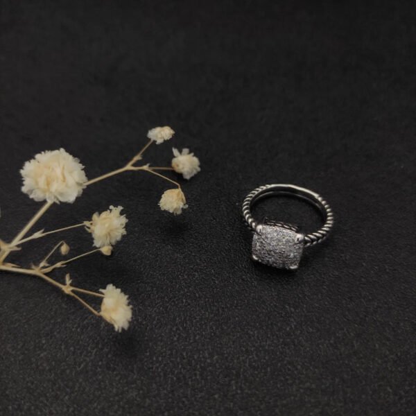 Chatelaine&reg; Ring Sterling Silver with Pav&eacute; Diamonds, 11mm - 6