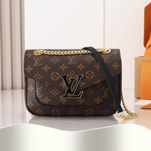 Louis Vuitton Passy Bag M45592