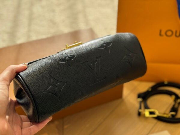 Louis Vuitton Favorite M45813