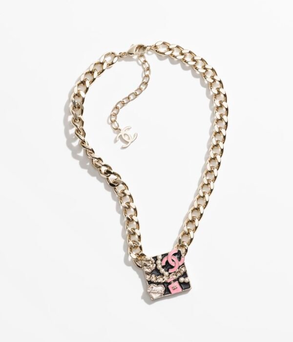 7BC746F5-EF1A-B354-3747-8D75A5E2BF4F.jpg NECKLACE