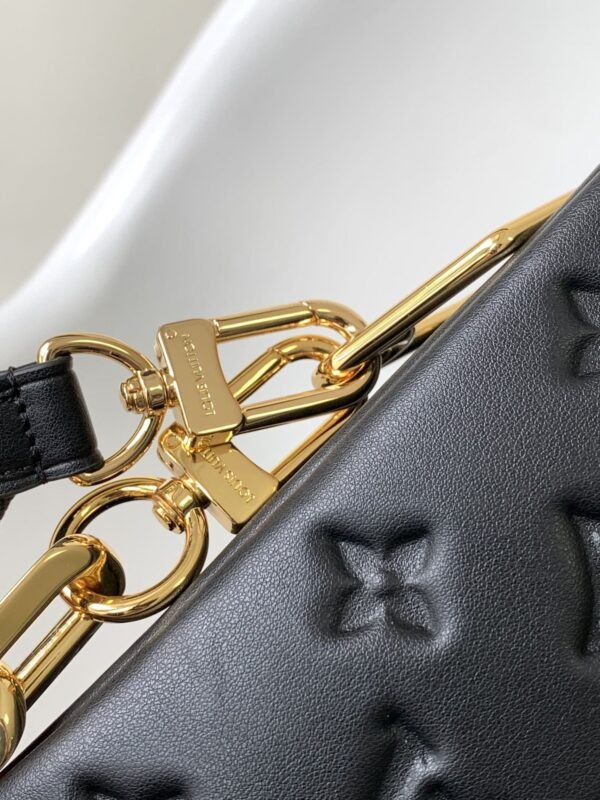 Louis Vuitton M21260 Coussin PM