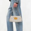 7C489206-BA64-305A-EF99-AD49603DD77A.jpg Louis Vuitton Eva Clutch N55214