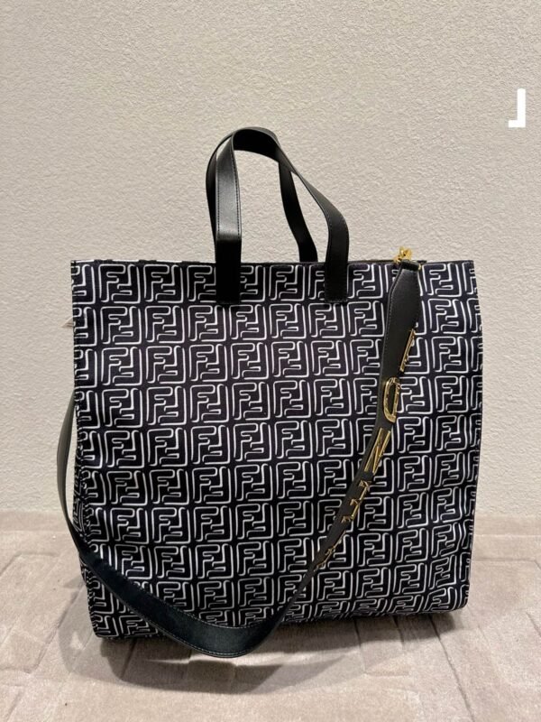 Fendi Sunshine Medium
