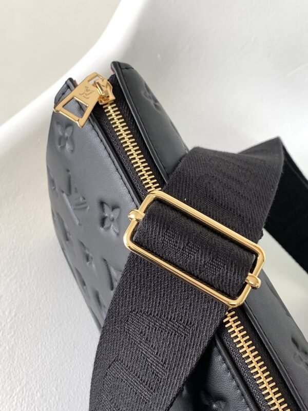 Louis Vuitton M21260 Coussin PM