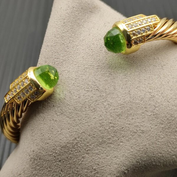7E0D6EDC-DF64-AF26-42B0-5C07E8F1B458.jpg 7mm Cable Bracelet with Peridot & Diamond Accents